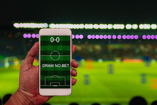 Draw No Bet  Hedge against the draw, DNB, level ball